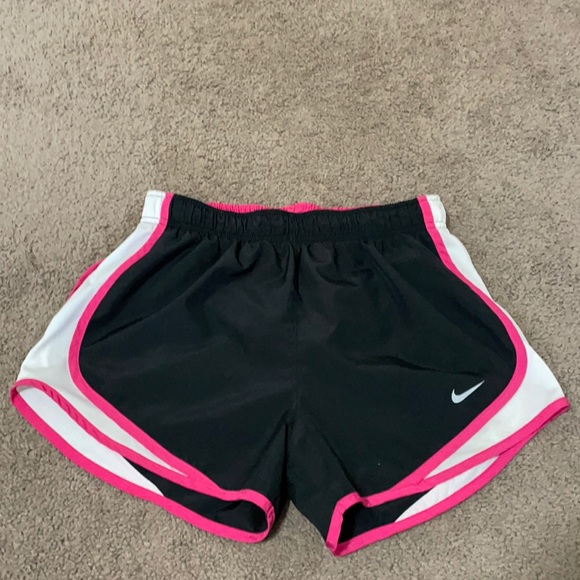 Nike Pants - Nike shorts size S